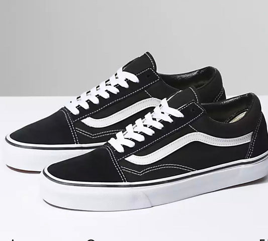 VANS - UA OLD SKOOL BLACK/WHITE SHOES